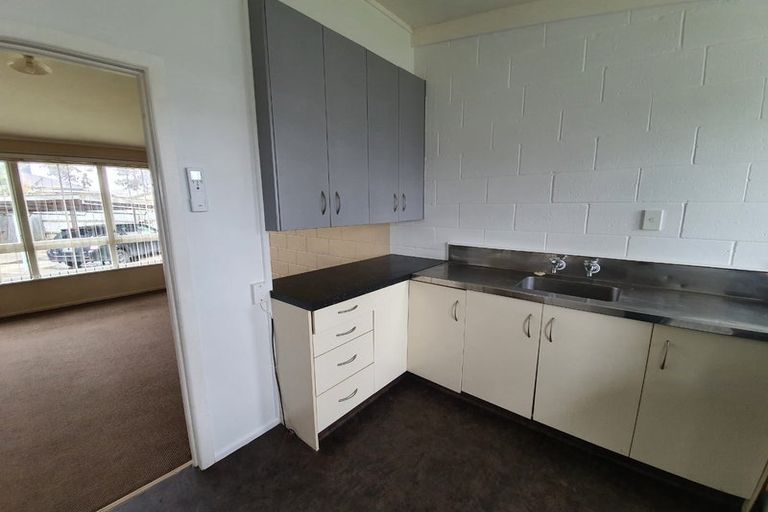 Photo of property in 2/312 Massey Road, Mangere East, Auckland, 2024