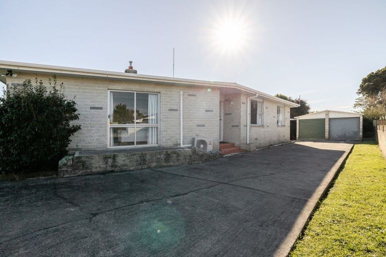 Photo of property in 35 Kimberley Grove, Westbrook, Palmerston North, 4412