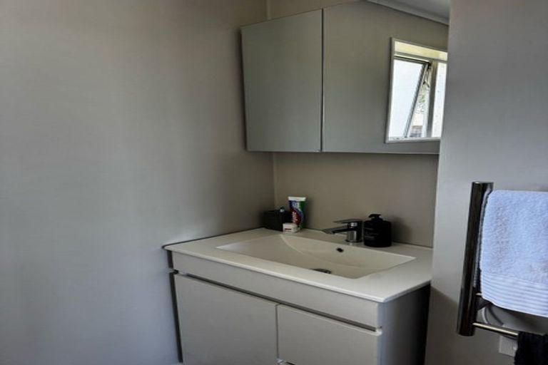 Photo of property in 2/18 James Road, Manurewa, Auckland, 2102