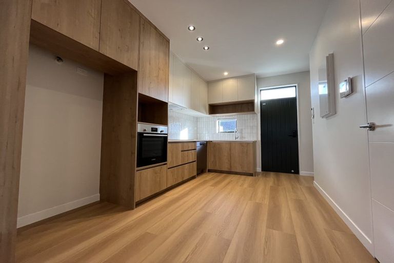 Photo of property in 31 Kuaha Road, Massey, Auckland, 0614