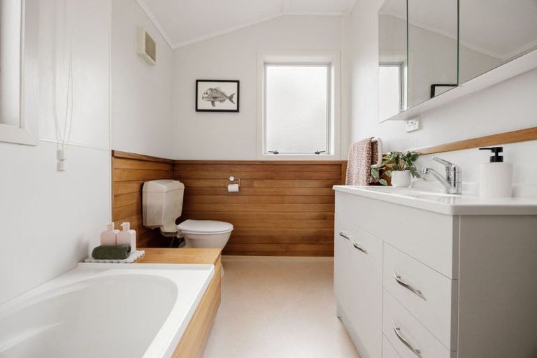Photo of property in 24 Sutton Crescent, Hillcrest, Hamilton, 3216