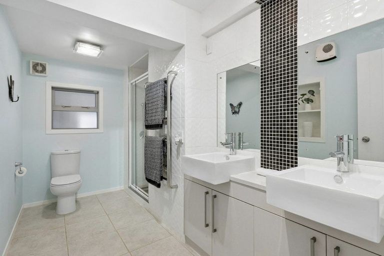 Photo of property in 8a Doon Street, Vauxhall, Dunedin, 9013