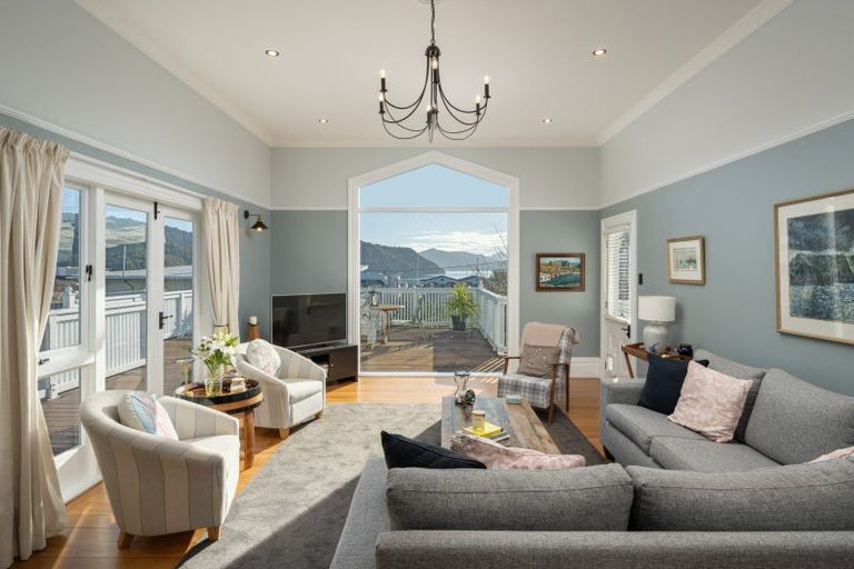 Photo of property in 5 Taranaki Street, Picton, 7220