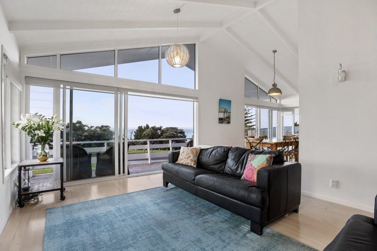 Photo of property in 84 Marine Parade, Mellons Bay, Auckland, 2014