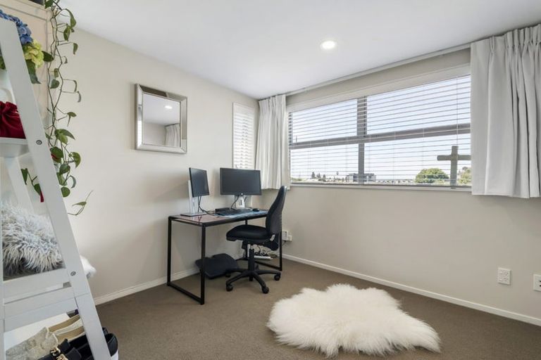 Photo of property in Wilk Heights, 2/8 Wilk Lane, Browns Bay, Auckland, 0630