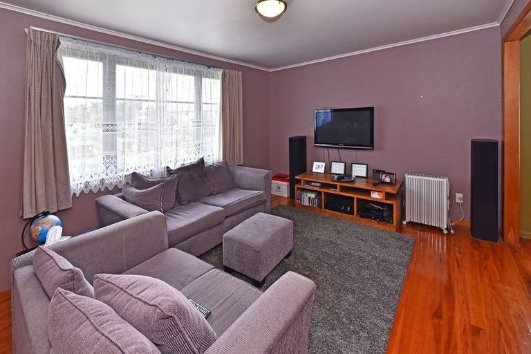 Photo of property in 16 Claymore Street, Manurewa, Auckland, 2102