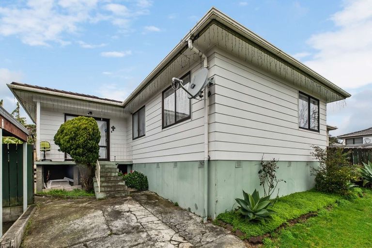 Photo of property in 2/47 Taitimu Drive, Weymouth, Auckland, 2103