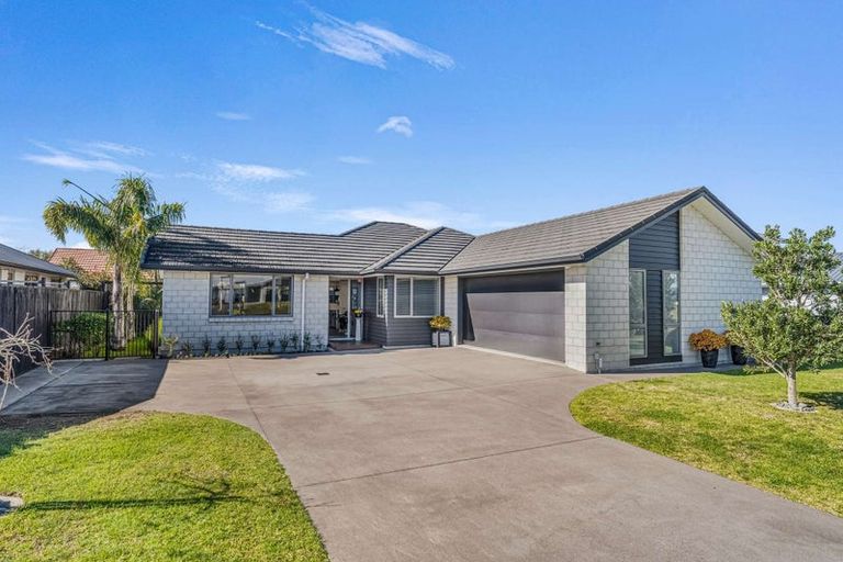 Photo of property in 102 Kupe Drive, Whitianga, 3510