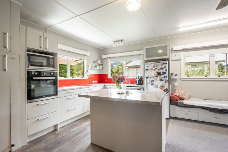 Photo of property in 153 Fairfax Street, Murchison, 7007