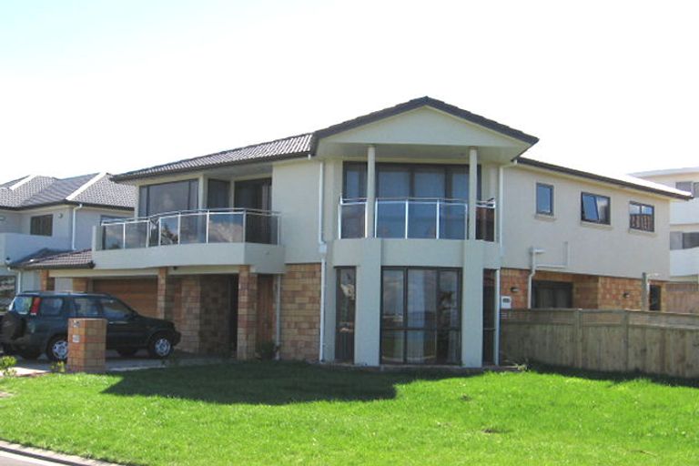 Photo of property in 17 Riverstone Road, Te Atatu Peninsula, Auckland, 0610