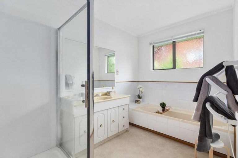 Photo of property in 33 Shackle Lane, Whitby, Porirua, 5024