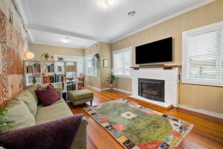 Photo of property in 28 Helvetia Road, Pukekohe, 2120