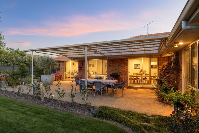 Photo of property in 32 Magnolia Drive, Springlands, Blenheim, 7201