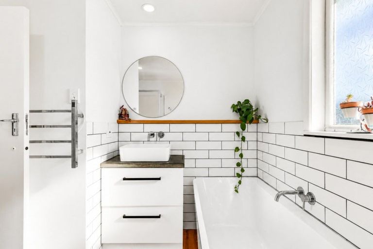 Photo of property in 18 Larnach Street, St Andrews, Hamilton, 3200