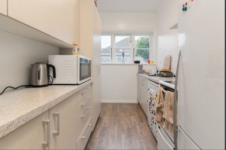 Photo of property in 2 Kawaka Street, Riccarton, Christchurch, 8041