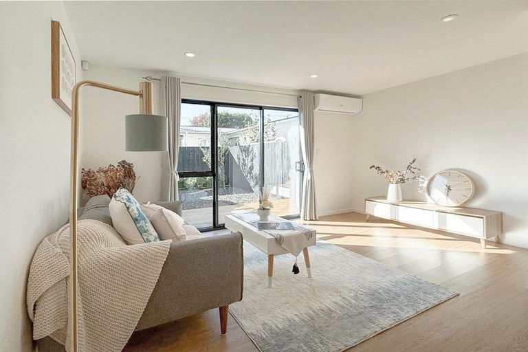 Photo of property in 5/17 Rewarewa Road, Te Atatu Peninsula, Auckland, 0610