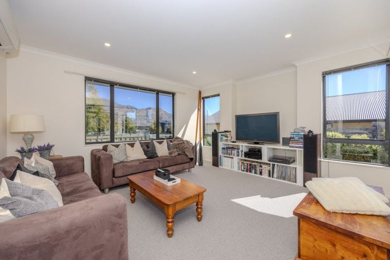Photo of property in 32 Infinity Drive, Wanaka, 9305