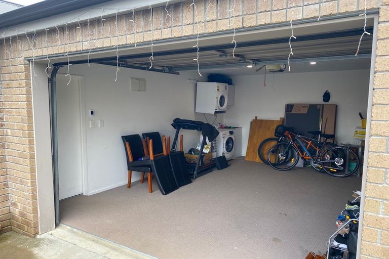 Photo of property in 69a/3 Chivalry Road, Glenfield, Auckland, 0629