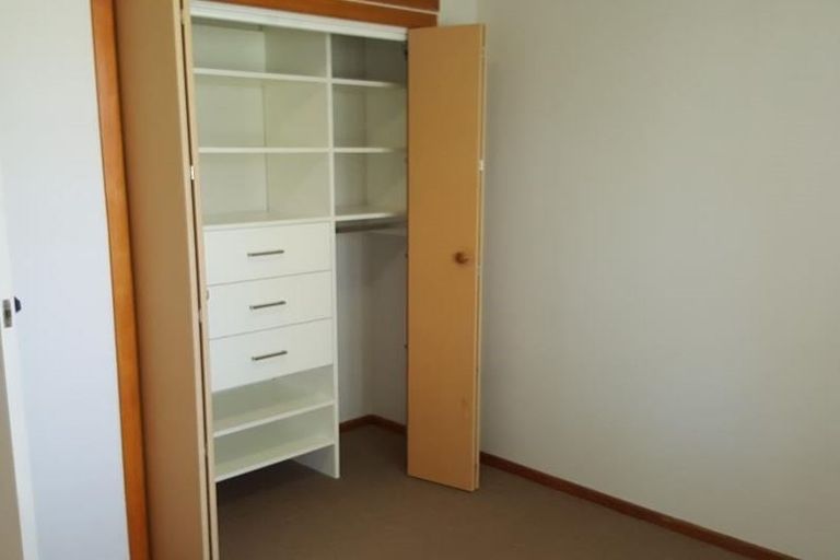 Photo of property in 37 Kervil Avenue, Te Atatu Peninsula, Auckland, 0610