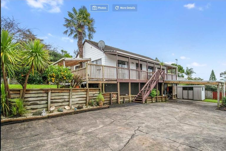 Photo of property in 71 Reynella Drive, Massey, Auckland, 0614