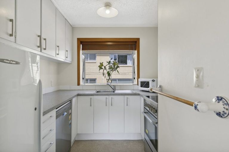 Photo of property in 2/39 Waipapa Road, Hataitai, Wellington, 6021