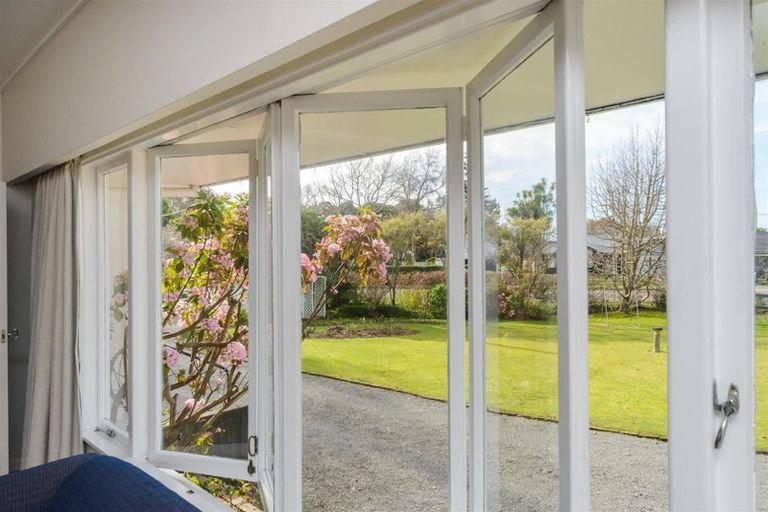 Photo of property in 35 Wanganui Road, Marton, 4710