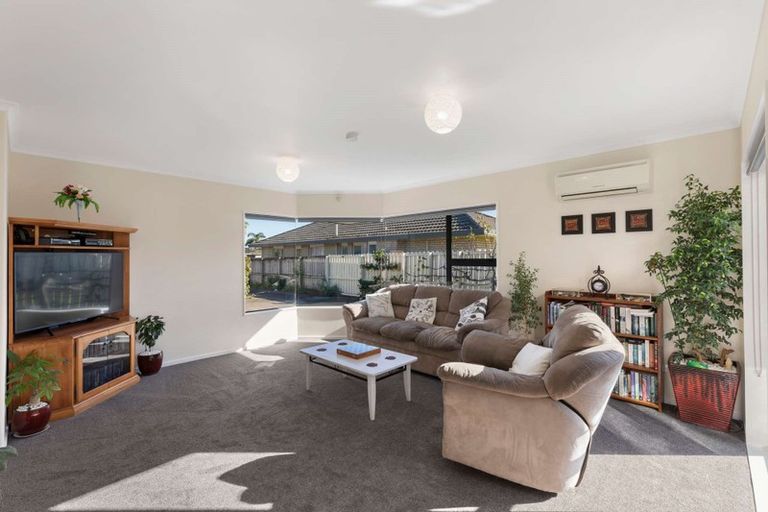 Photo of property in 2/172 Queen Street, Waiuku, 2123