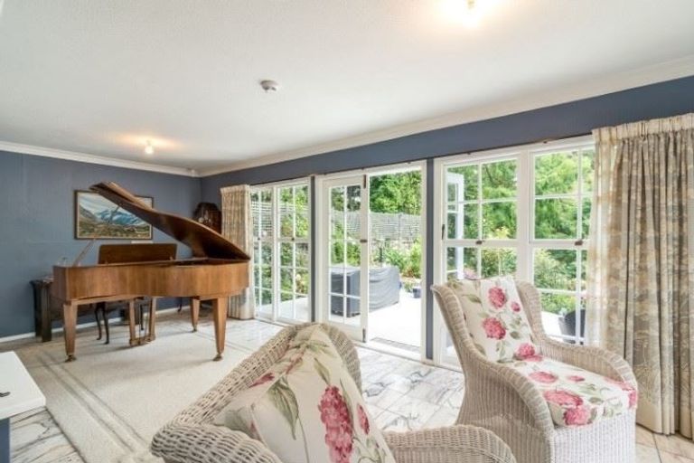 Photo of property in 15 Fendalton Road, Fendalton, Christchurch, 8014