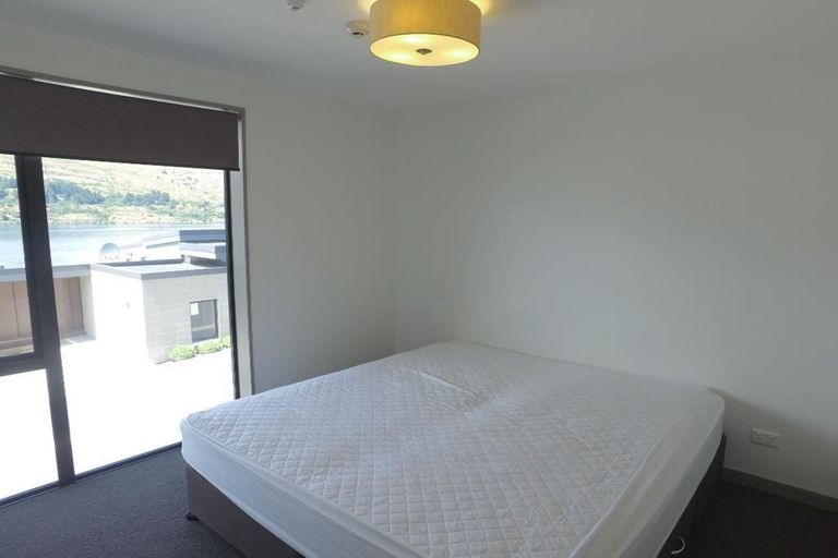 Photo of property in La Residence Du Lac, 34/527 Frankton Road, Queenstown, 9300