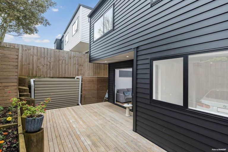 Photo of property in 8b Hobart Crescent, Wattle Downs, Auckland, 2103