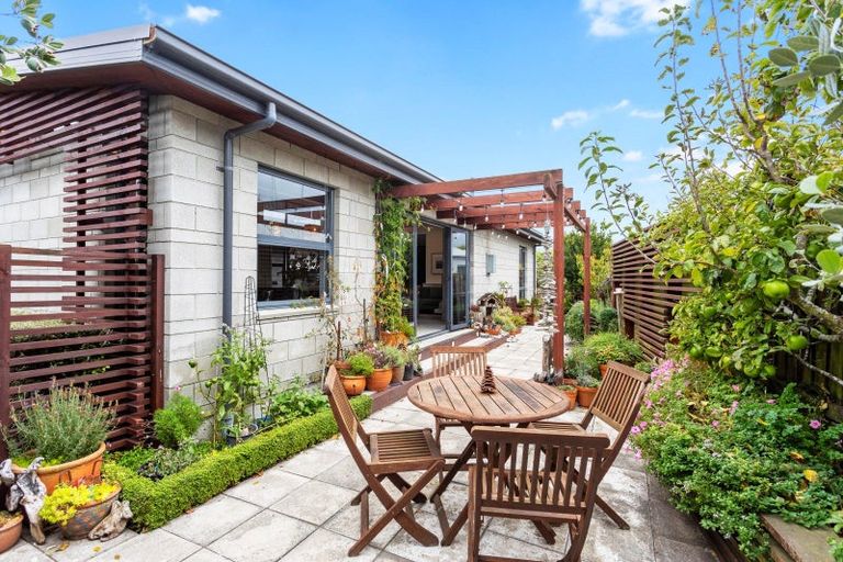 Photo of property in 3 Riverwood Boulevard, Redwood, Christchurch, 8051