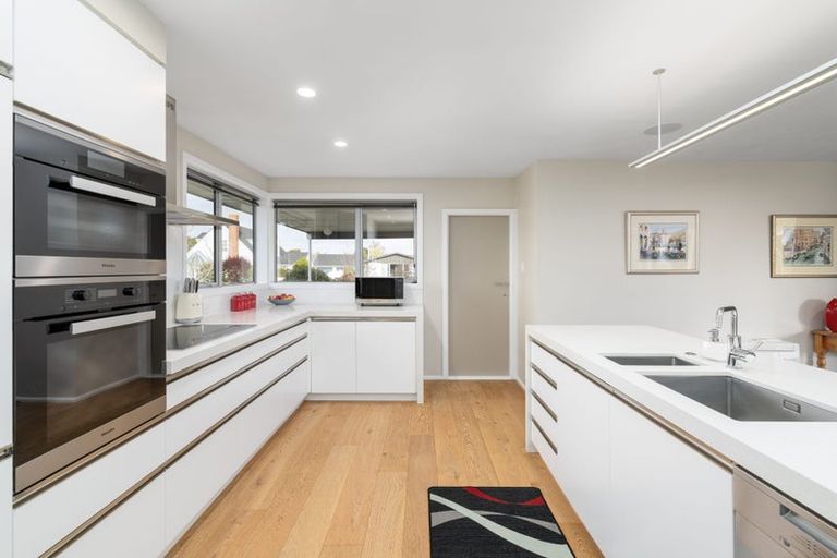 Photo of property in 36 Harrowdale Drive, Avonhead, Christchurch, 8042