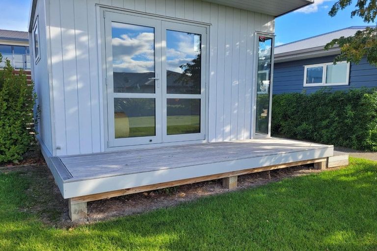 Photo of property in 2 James Kidd Place, Greytown, 5712