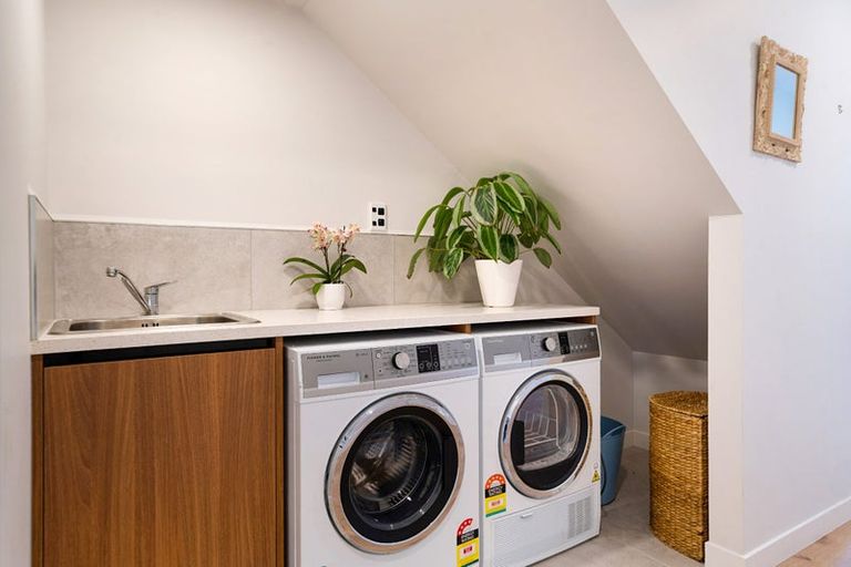 Photo of property in 8 Meritage Lane, Te Atatu South, Auckland, 0610