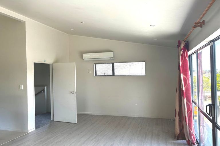 Photo of property in 32 Waverley Avenue, Glenfield, Auckland, 0629