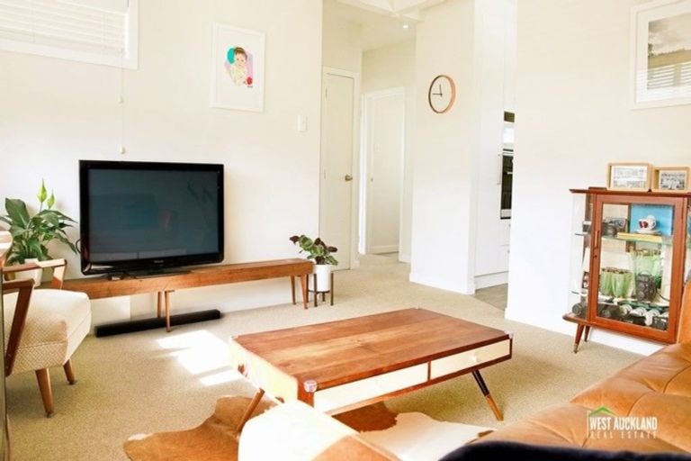 Photo of property in 40 Hindmarsh Street, Henderson, Auckland, 0612