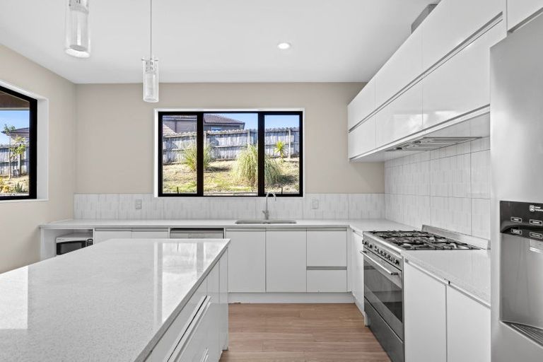 Photo of property in 81 Totara Views Drive, Silverdale, 0932