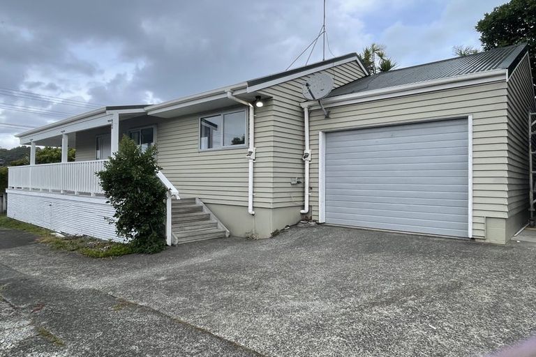 Photo of property in 1/127 Atkinson Road, Titirangi, Auckland, 0604