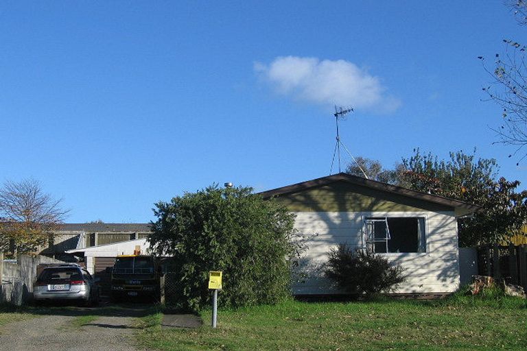 Photo of property in 378 Mazengarb Road, Paraparaumu, 5032