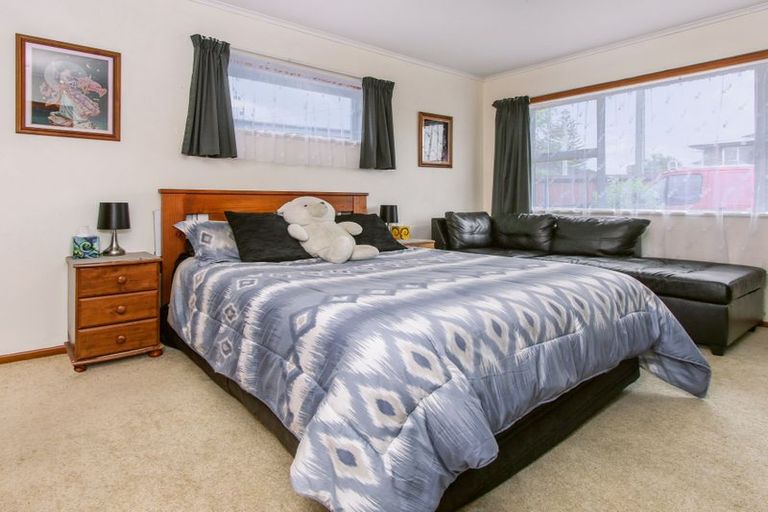 Photo of property in 805 Te Atatu Road, Te Atatu Peninsula, Auckland, 0610