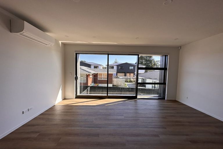 Photo of property in 10 Ware Place, Pakuranga Heights, Auckland, 2010
