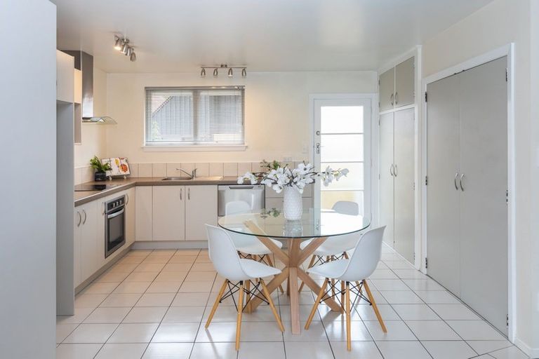 Photo of property in 2/30 Gordon Avenue, St Albans, Christchurch, 8014