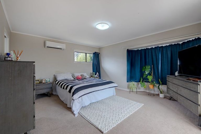 Photo of property in 17 Margan Avenue, New Lynn, Auckland, 0600
