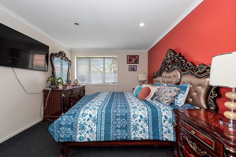 Photo of property in 3 Nobleman Place, Hamilton East, Hamilton, 3216