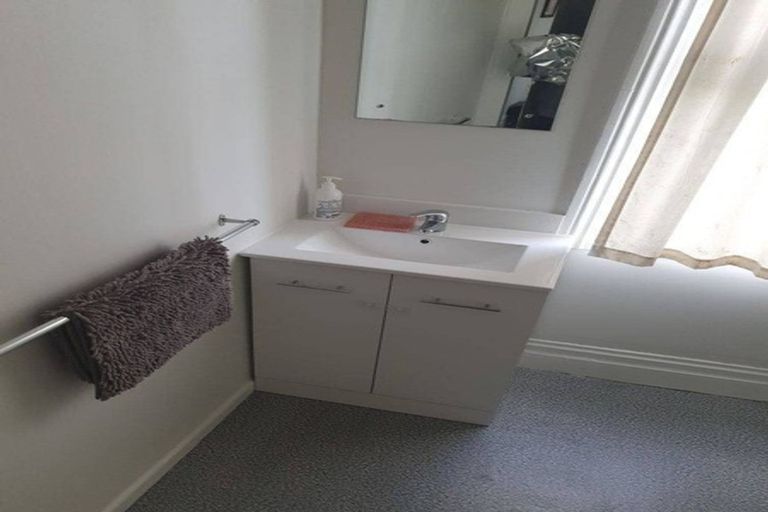 Photo of property in 51 Sturges Road, Henderson, Auckland, 0612