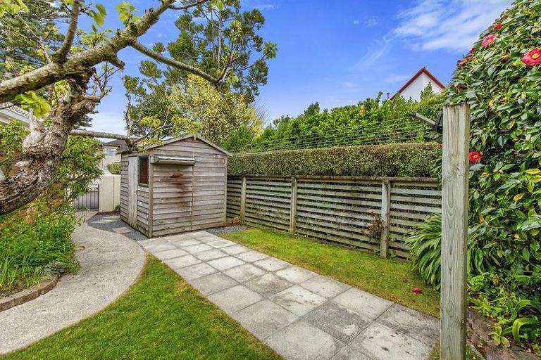 Photo of property in 2 Bloomfield Terrace, Hutt Central, Lower Hutt, 5010