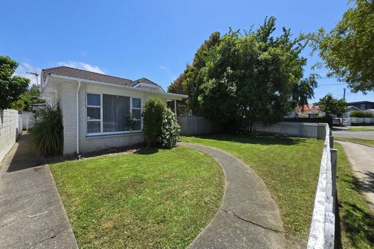 Photo of property in 13 Mahoe Street, Eastbourne, Lower Hutt, 5013