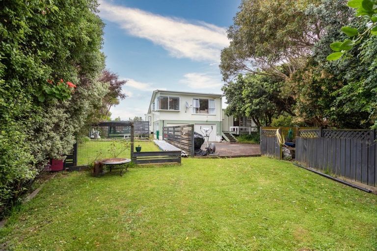 Photo of property in 8 Pennant Grove, Titahi Bay, Porirua, 5022