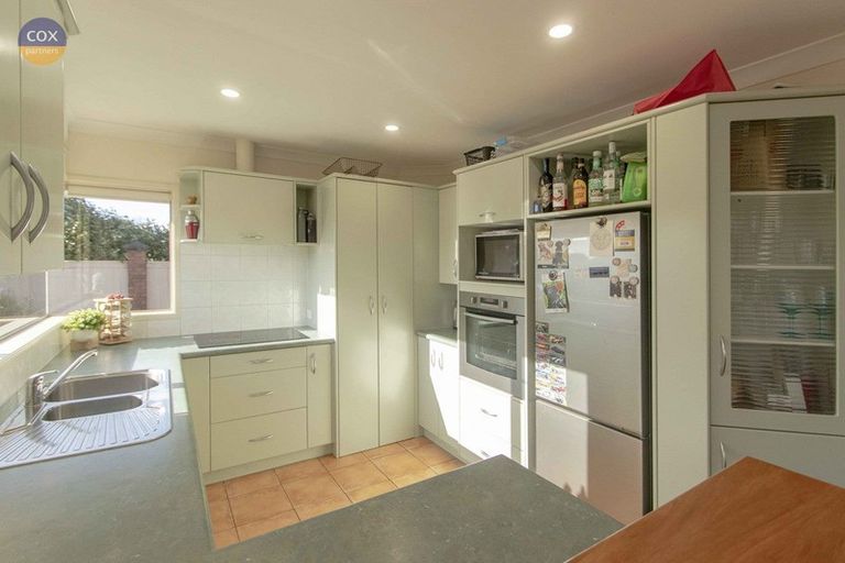 Photo of property in 52 Neeve Road, Taradale, Napier, 4112