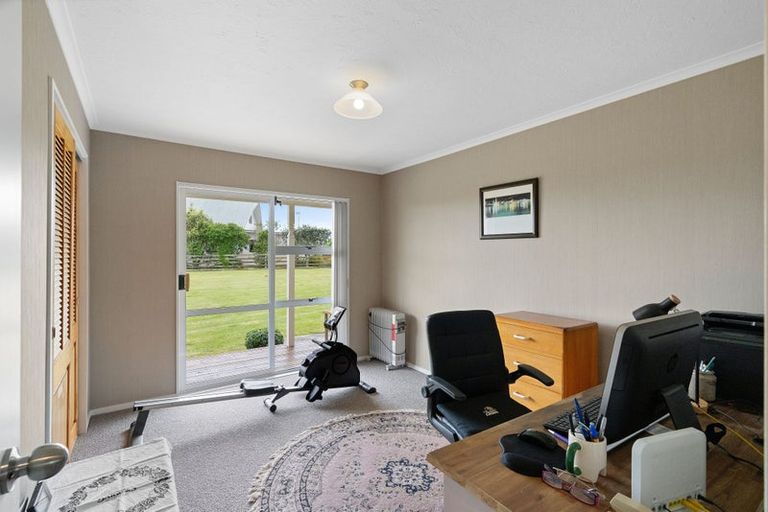 Photo of property in 16 Ryder Crescent, Levin, 5510
